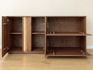 miniaturka Drewniana komoda loftowa 4-drzwiowa Essentia