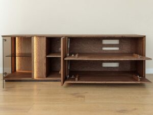 miniaturka Klasyczna drewniana szafka RTV 4-drzwiowa Essentia