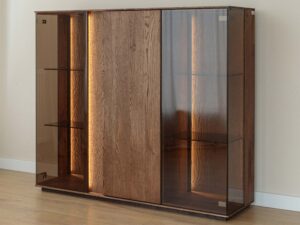 miniaturka Elegancka witryna 3-drzwiowa drewniana Essentia