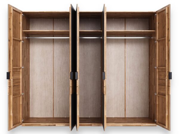 Czterodrzwiowa szafa dębowa z drążkami i półkami wewnątrz
