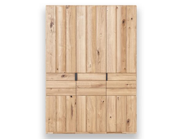 Trzydrzwiowa szafa dębowa z szufladami i metalowymi uchwytami