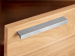 miniaturka Komoda drewniana z litego drewna Arella 3L1T